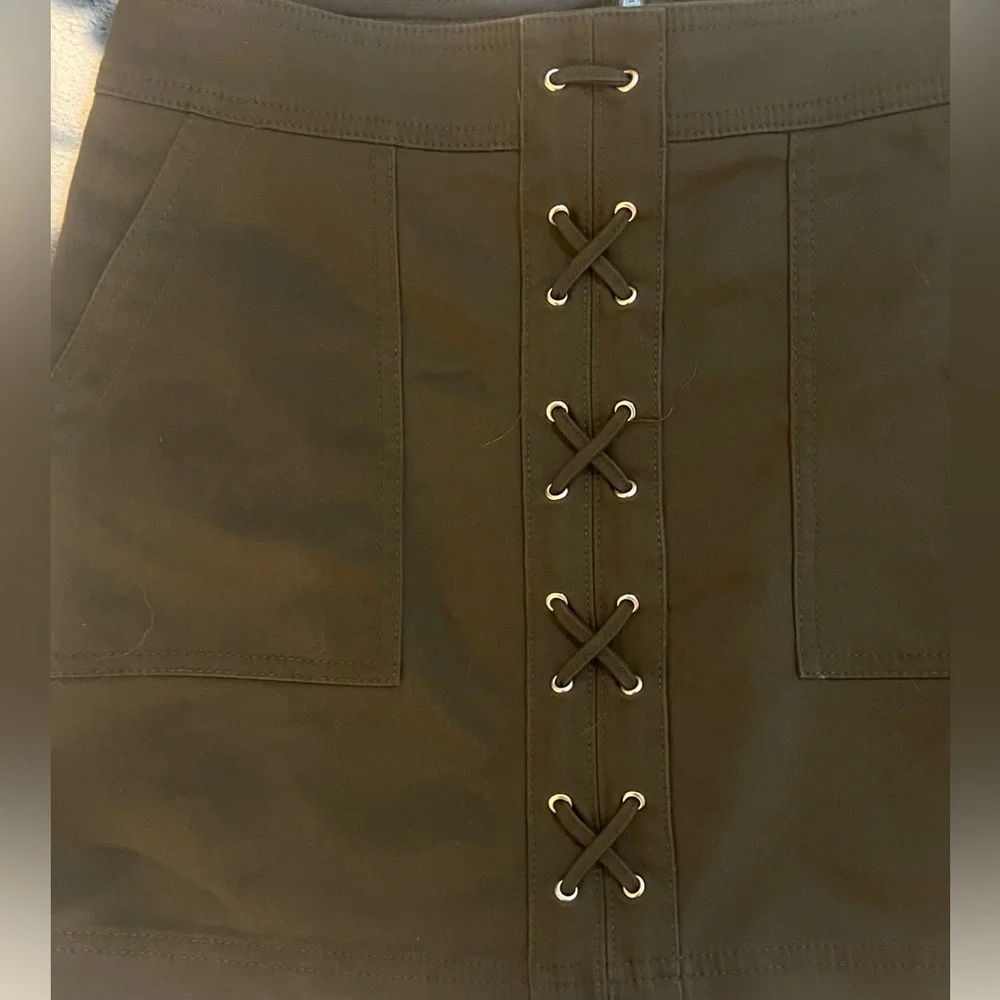 Express Pocket Skirt - Picture 4 of 4